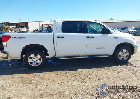 2011 Toyota Tundra Grade 5.7L V8 z USA, uszkodzony, nr VIN 5TFDW5F12BX166527